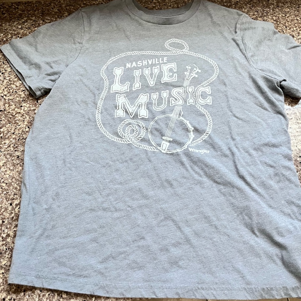 Women’s tee